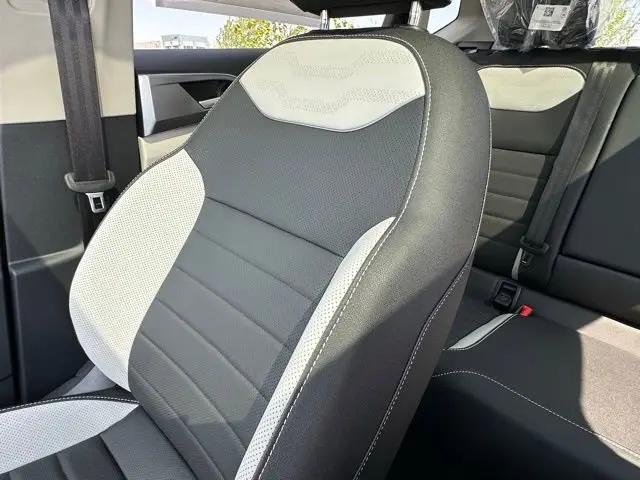 2026 Volkswagen Taos SEL