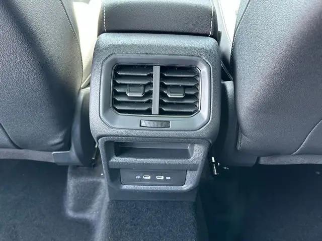 2026 Volkswagen Taos SEL