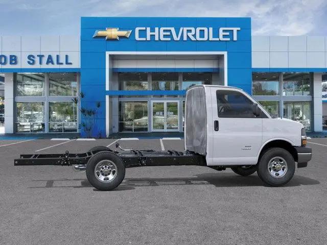 2025 Chevrolet Express Cutaway Work Van