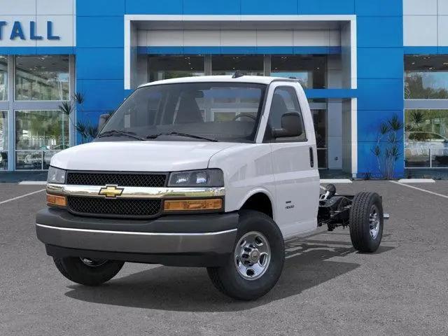 2025 Chevrolet Express Cutaway Work Van