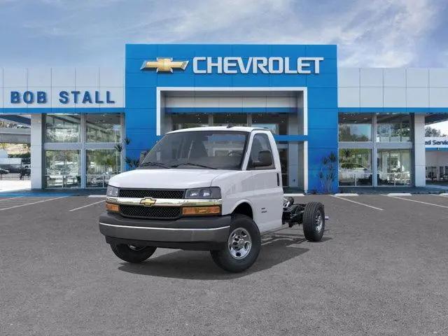 2025 Chevrolet Express Cutaway Work Van
