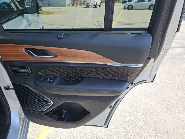 2026 Jeep Grand Cherokee Summit 4x4