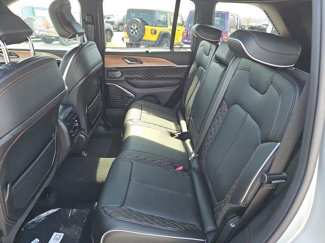 2026 Jeep Grand Cherokee Summit 4x4