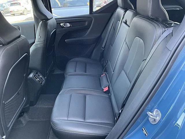 2025 Volvo XC40 B5 Plus Bright Theme