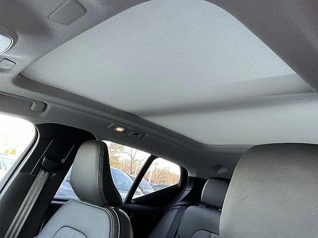 2025 Volvo XC40 B5 Plus Bright Theme