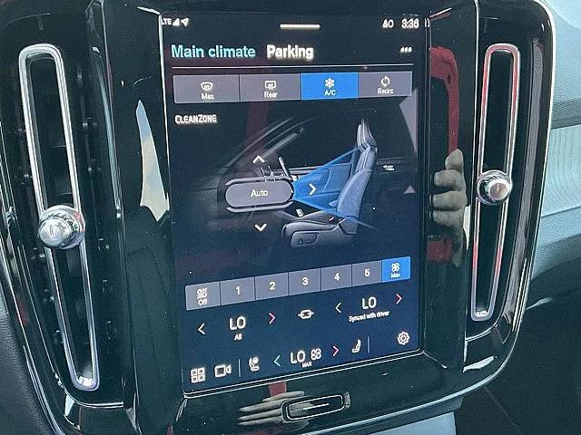 2025 Volvo XC40 B5 Plus Bright Theme