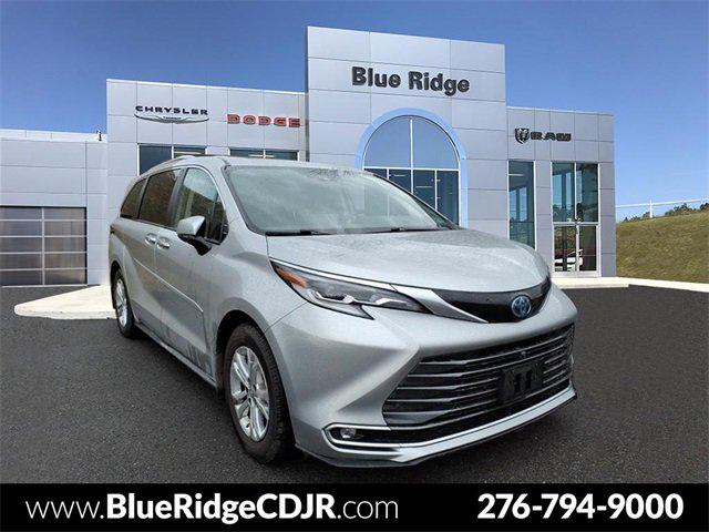 2023 Toyota Sienna Platinum
