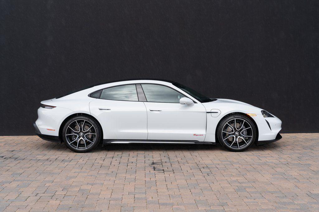 Porsche 2022 Taycan Base