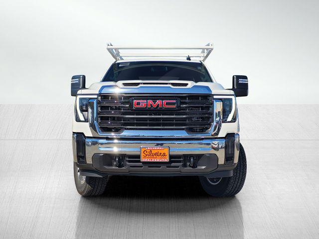 2026 GMC Sierra 3500HD Crew Cab, Long Bed, Pro Dual Rear Wheel, 4WD