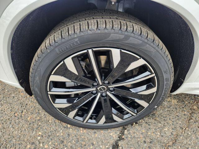 2026 Volvo XC90 Plug-In Hybrid Ultra Dark Theme, T8 AWD, Electric/Gasoline, 7 Seats