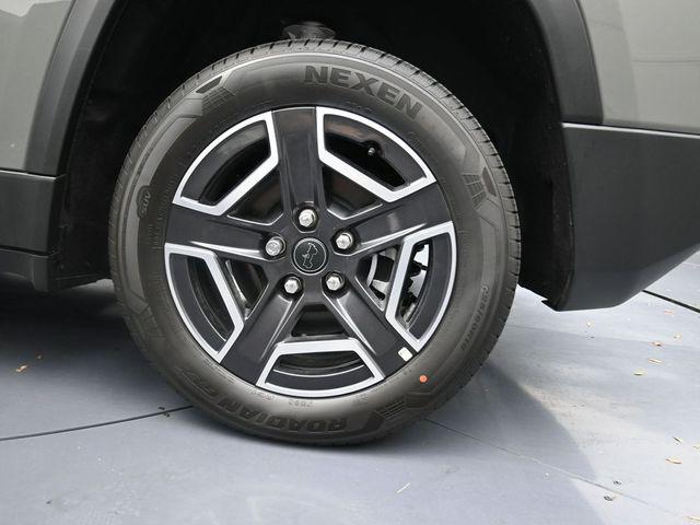 2026 Jeep Cherokee Laredo 4x4