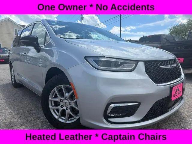 2024 Chrysler Pacifica Touring L for sale in Green Bay, WI