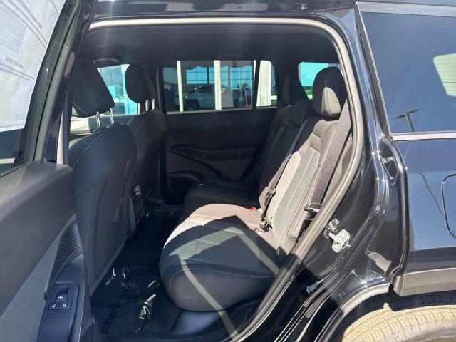 2026 Jeep Cherokee Laredo 4x4