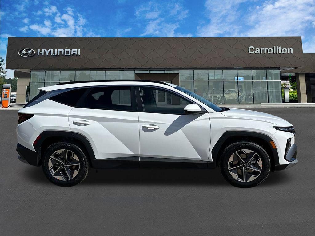 New 2026 White Hyundai SEL FWD image 5
