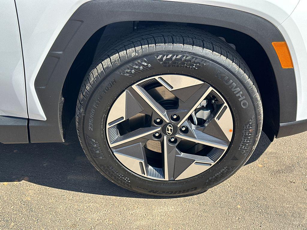 New 2026 White Hyundai SEL FWD image 13