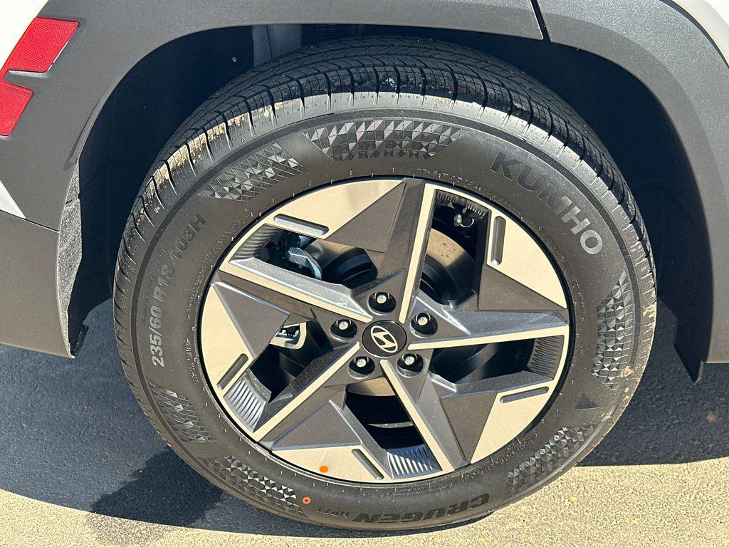 New 2026 White Hyundai SEL FWD image 18
