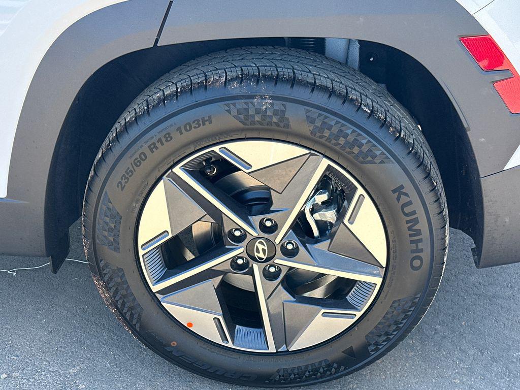New 2026 White Hyundai SEL FWD image 20