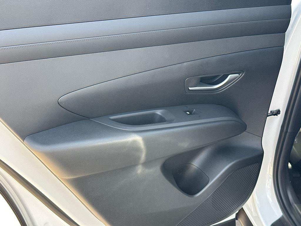 New 2026 White Hyundai SEL FWD image 22