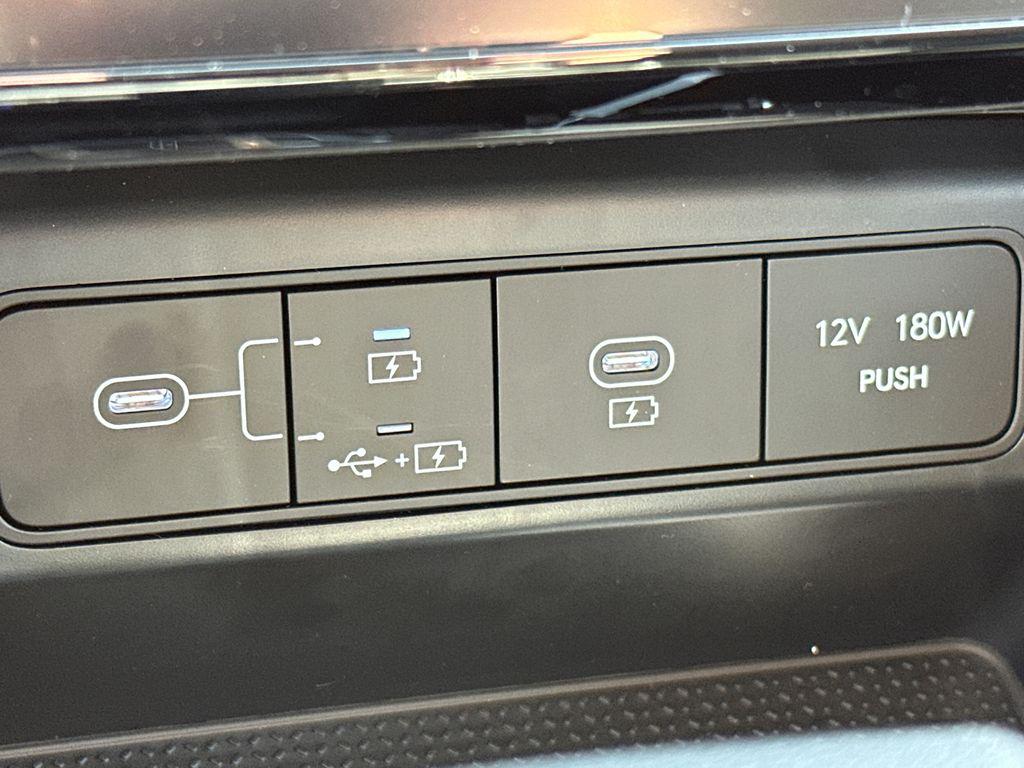 New 2026 White Hyundai SEL FWD image 32