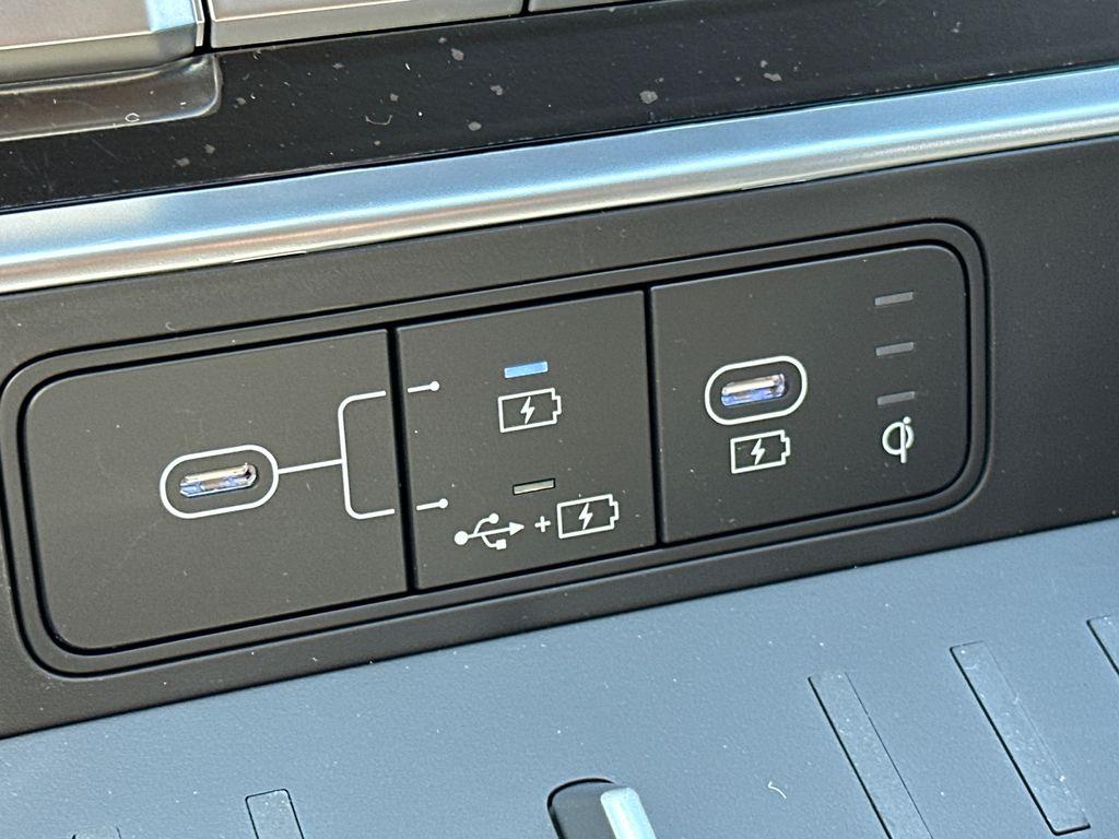 New 2026 White HYUNDAI SEL image 33