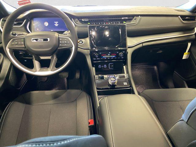 2026 Jeep Grand Cherokee L Altitude 4x4