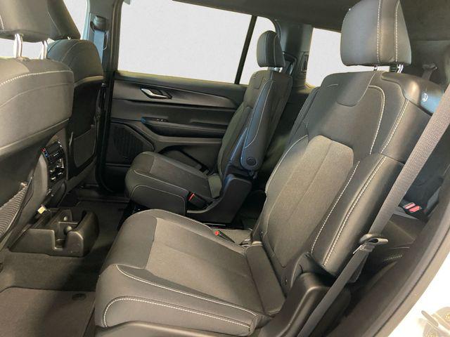 2026 Jeep Grand Cherokee L Altitude 4x4