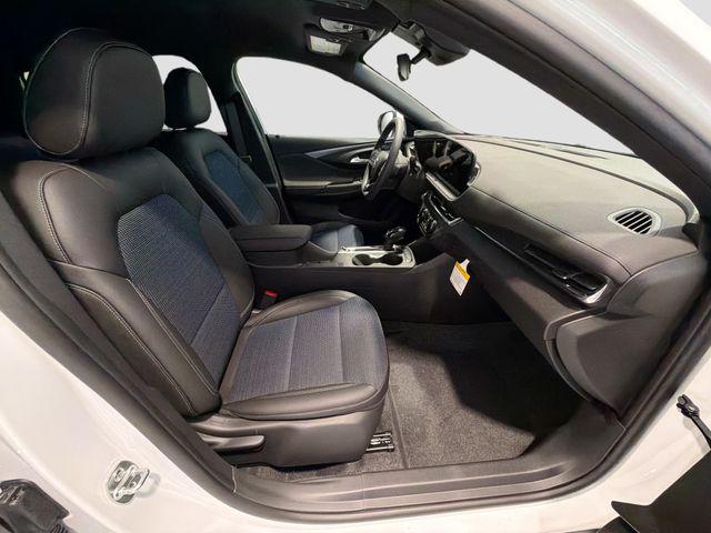 2026 Buick NV Preferred FWD