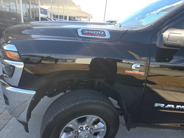 2025 Ram 3500 Big Horn Crew Cab 4x4 8' Box