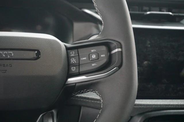 2026 Jeep Cherokee Laredo 4x4