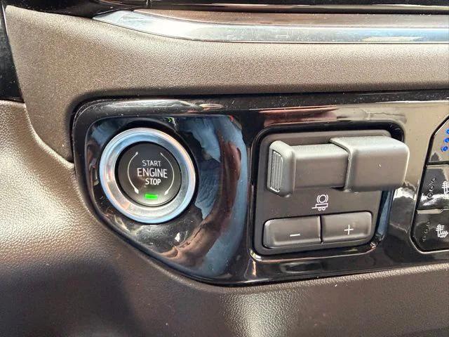 2023 GMC Sierra 1500 4WD Crew Cab Standard Box SLT
