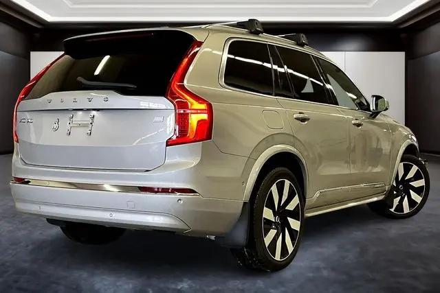 2023 Volvo XC90 Recharge T8 Ultimate Bright Theme 7-Seater