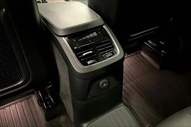 2023 Volvo XC90 Recharge T8 Ultimate Bright Theme 7-Seater