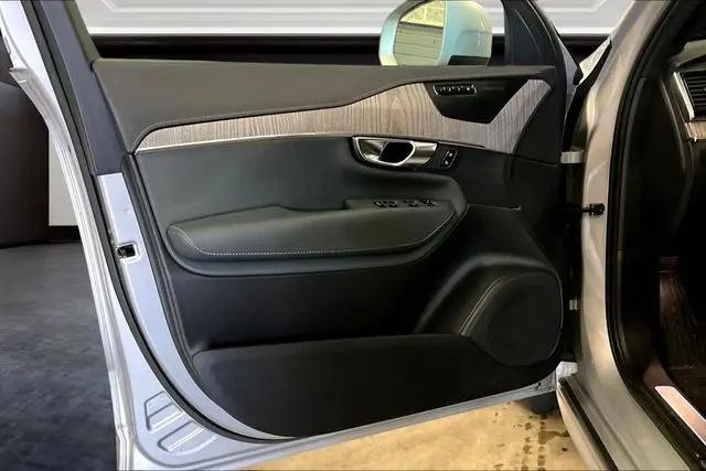 2023 Volvo XC90 Recharge T8 Ultimate Bright Theme 7-Seater
