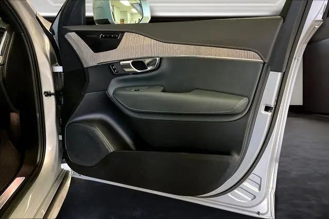 2023 Volvo XC90 Recharge T8 Ultimate Bright Theme 7-Seater