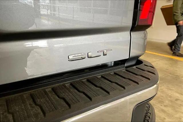2026 GMC Sierra 2500HD Crew Cab, Standard Bed, SLT, 4WD