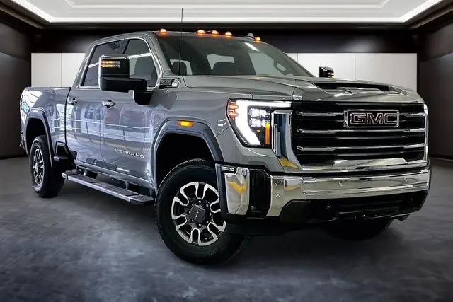 2026 GMC Sierra 2500HD Crew Cab, Standard Bed, SLT, 4WD