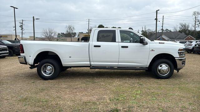 2026 Ram 3500 Tradesman Crew Cab 4x4 8' Box