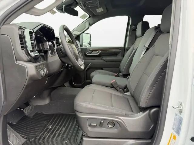 2026 Chevrolet Silverado 3500HD Crew Cab, Long Bed, LT Dual Rear Wheel, RWD