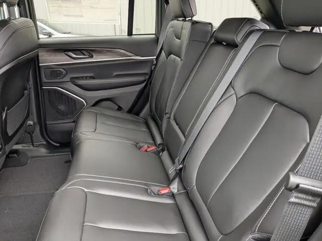2026 Jeep Grand Cherokee Limited 4x2