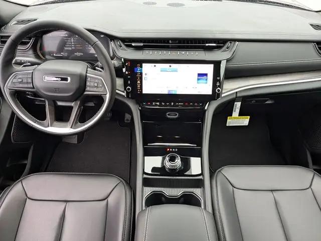 2026 Jeep Grand Cherokee Limited 4x2
