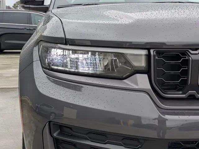 2026 Jeep Grand Cherokee Altitude 4x2