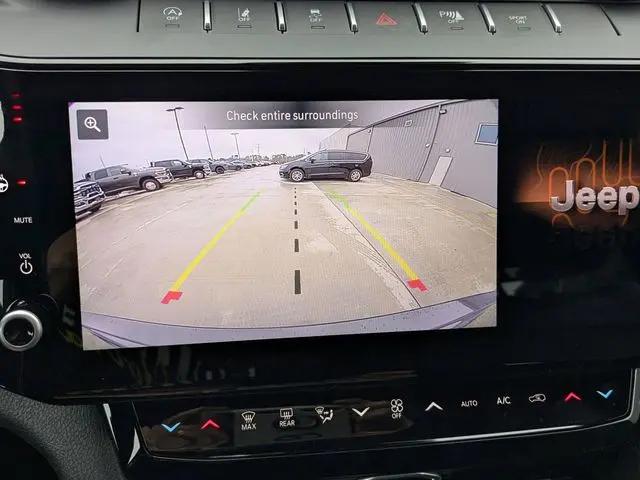 2026 Jeep Grand Cherokee Altitude 4x2