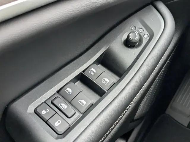 2026 Jeep Grand Cherokee Altitude 4x2