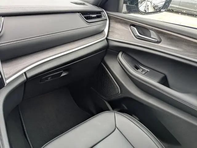 2026 Jeep Grand Cherokee Limited 4x2