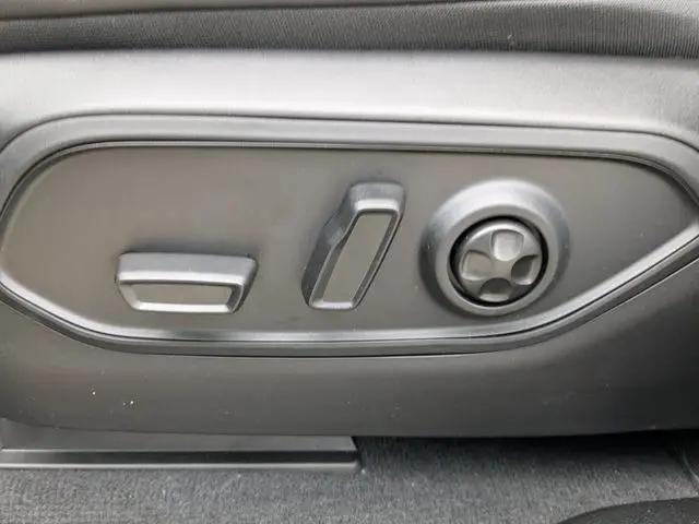 2026 Jeep Grand Cherokee Limited 4x2