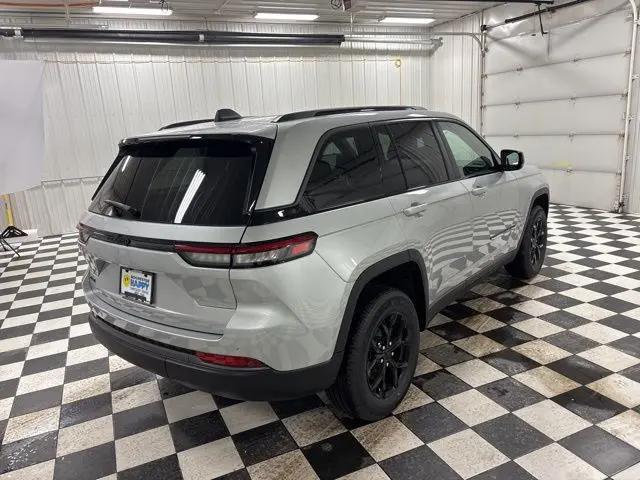 2026 Jeep Grand Cherokee Altitude 4x4