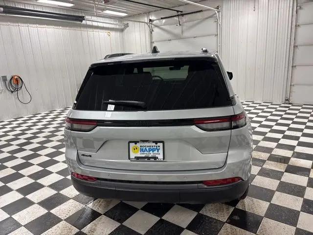 2026 Jeep Grand Cherokee Altitude 4x4