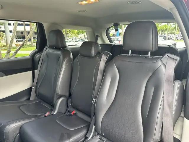 2024 Kia Carnival MPV LX Seat Package