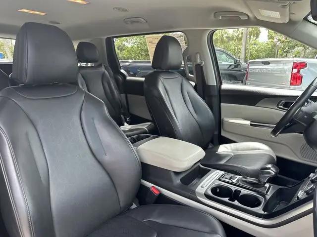 2024 Kia Carnival MPV LX Seat Package