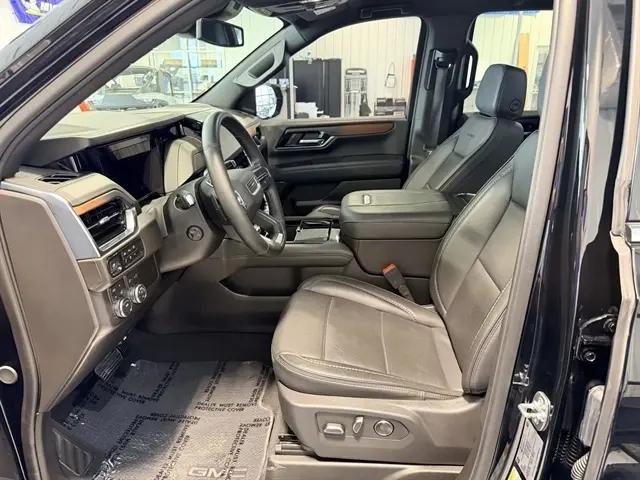2025 GMC Yukon 4WD Denali